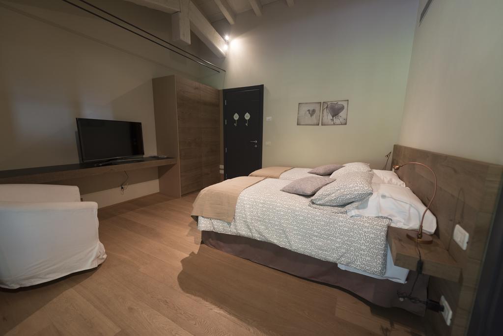 Agriturismo Locanda Del Pesco Collebeato Bilik gambar
